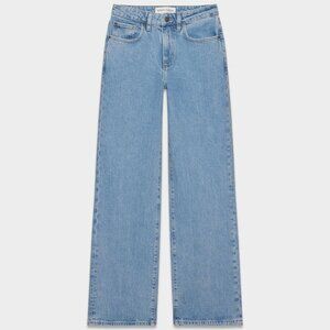 NWT Denim Forum Hi-Rise Curve-Fit Relaxed Jean